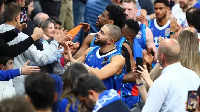 anadolu-efes-tofasi-97-72-yenerek-18-galibiyetini-aldi-vrrj4LHc.jpg