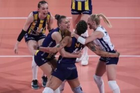 fenerbahce-2025-kadinlar-axa-sigorta-kupa-voley-finalinde-eczacibasini-3-0-maglup-etti-vOkQgwzd.jpg