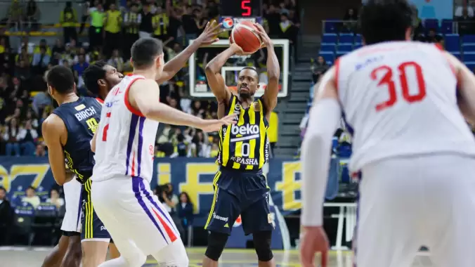 fenerbahce-beko-bahcesehir-kolejini-95-80-yenerek-liderligini-surdurdu-rHYTTpYd.jpg