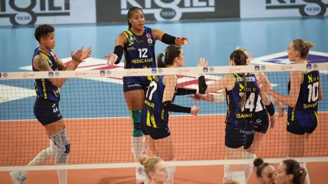 fenerbahce-medicana-2025-kadinlar-axa-sigorta-kupa-voley-yari-finallerinde-finalist-oldu-jMt1OBai.jpg