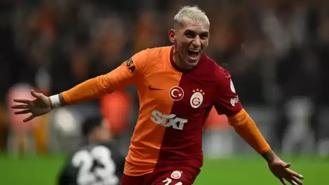 galatasarayda-lucas-torreiranin-sozlesmesi-yenilenecek-Mq8MXSVs.jpg