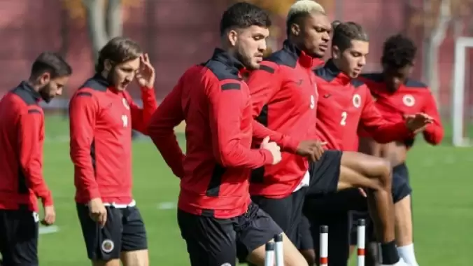 genclerbirligi-antrenmani-gecikmeli-basladi-OJAV3JaV.jpg