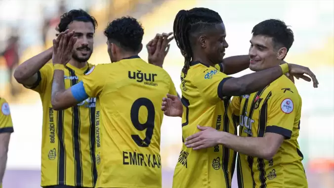 istanbulspor-yeni-malatyasporu-5-0-yenerek-play-off-hedefini-yakinlastirdi-8WqTdLUM.jpg