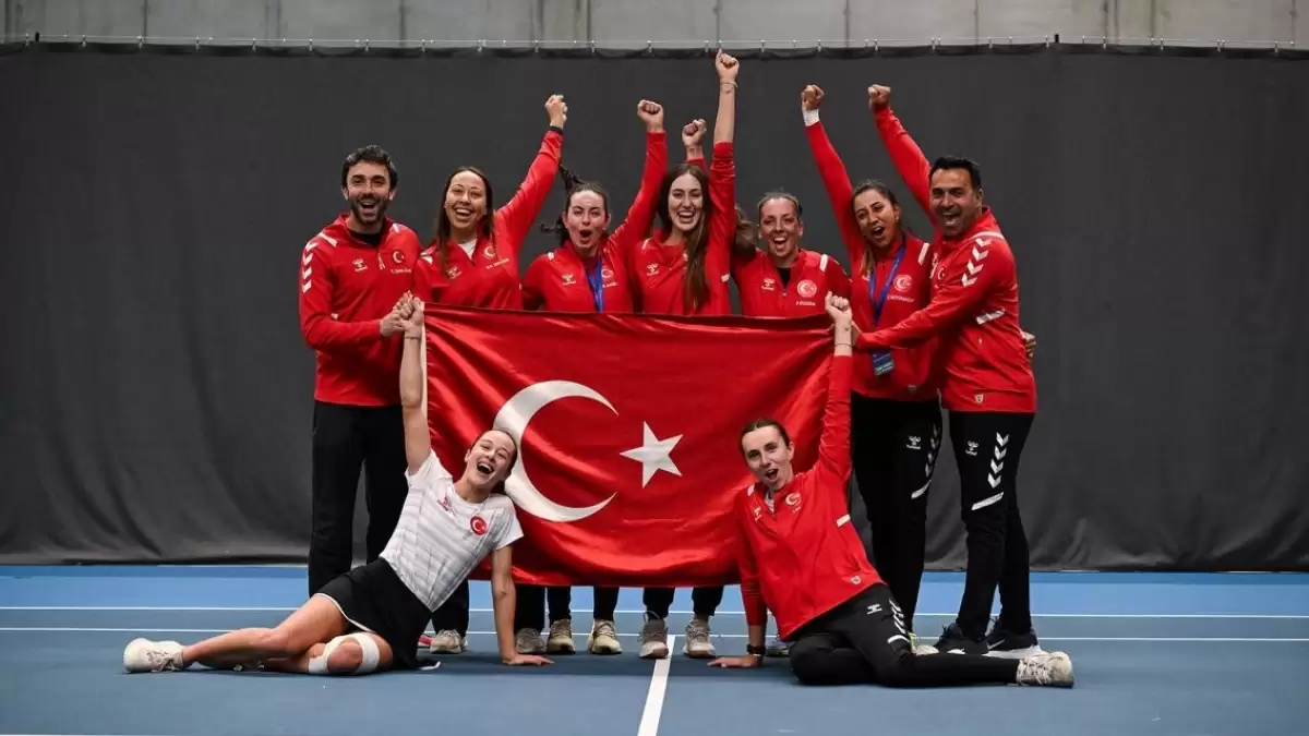 Kadınlar Tenisinde Tarihi Başarı: Türkiye Billie Jean King Cup'ta Yükseliyor