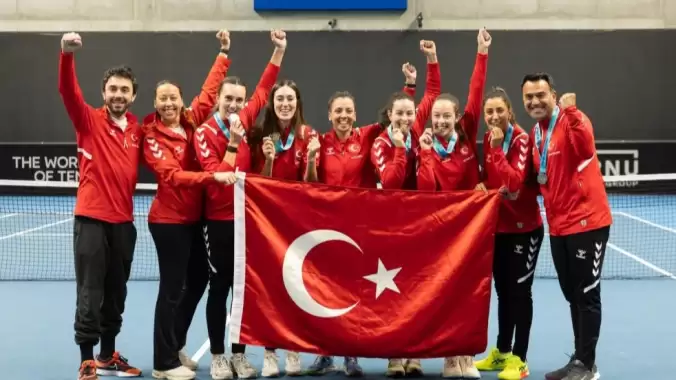 turkiye-kadin-milli-tenis-takimindan-tarihi-basari-ZLxvDvCs.jpg