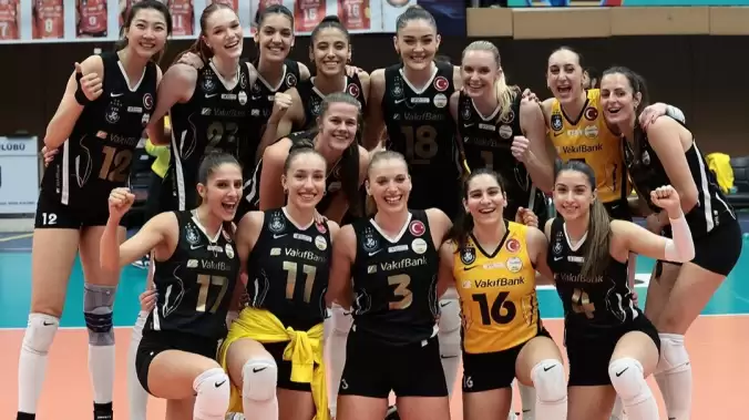 vakifbank-fenerbahceyi-3-1-yenerek-final-serisine-1-0-onde-basladi-Av285WLV.jpg