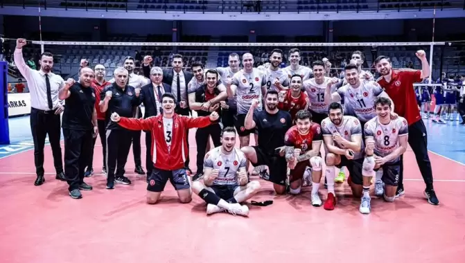 ziraat-bankkart-efeler-liginde-finale-yukseldi-cwxhkXCe.jpg