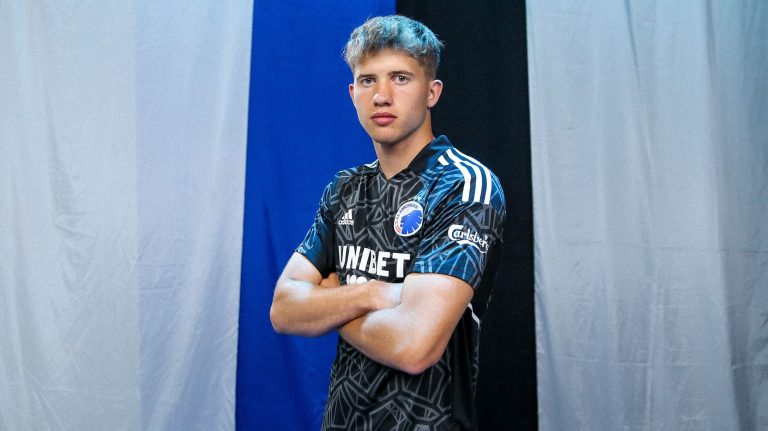 Scout Raporu: Theo Sander — Danimarka’nın Çift-Elli, 17 Yaşında Tarih Yazan Kaleci Cevheri