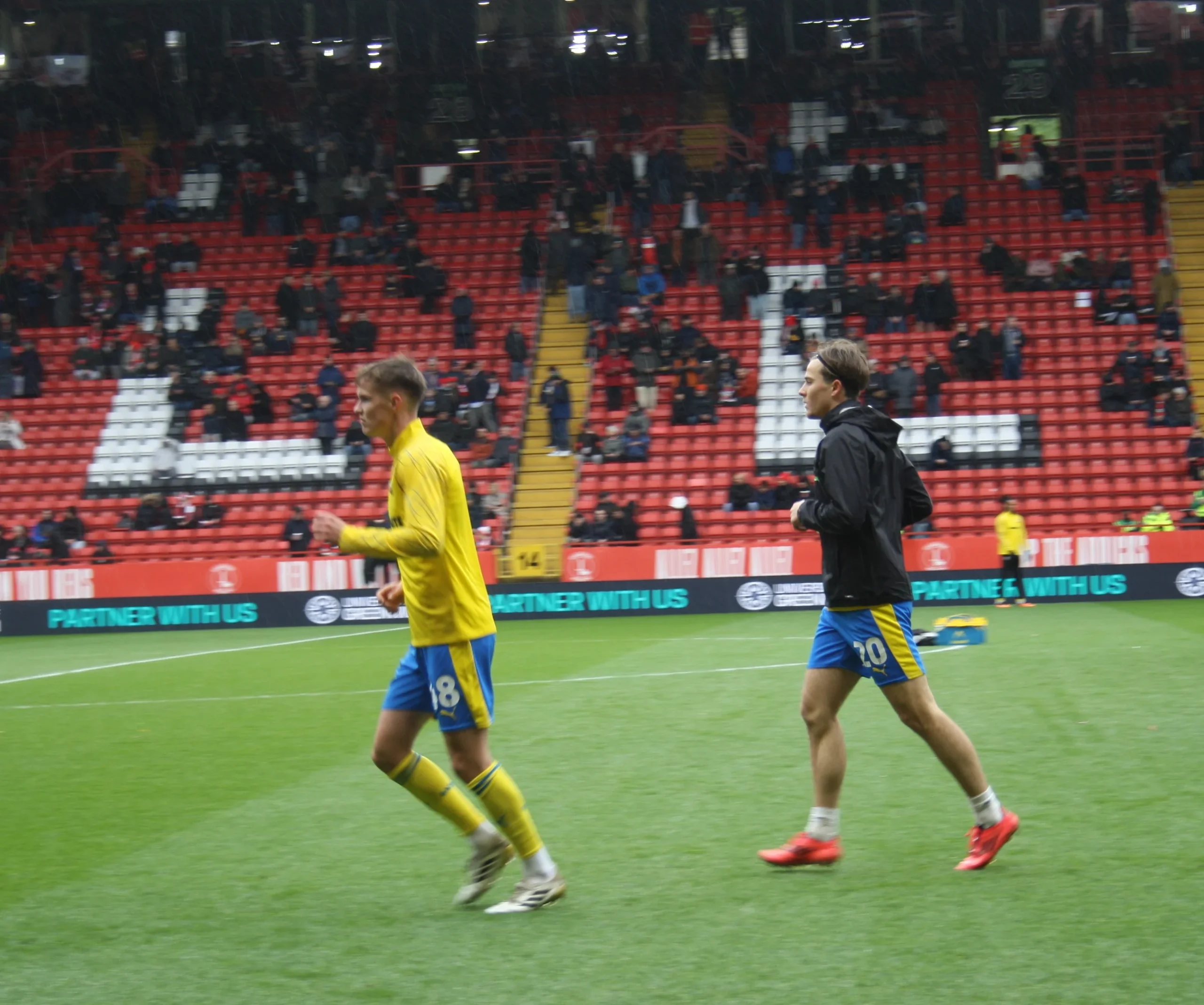 Caspar Jander, Charlton Athletic - Southampton maçı öncesi ısınırken