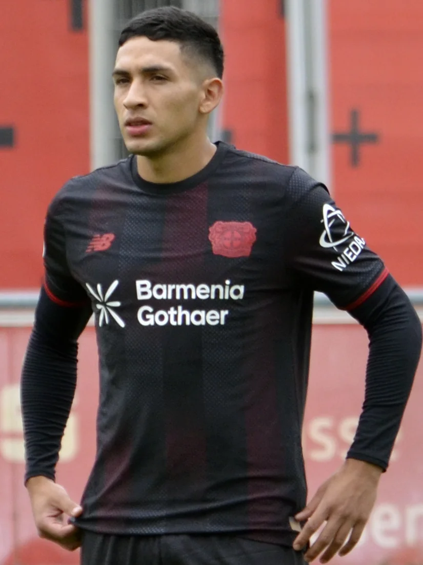 Ezequiel Fernández Bayer Leverkusen formasıyla