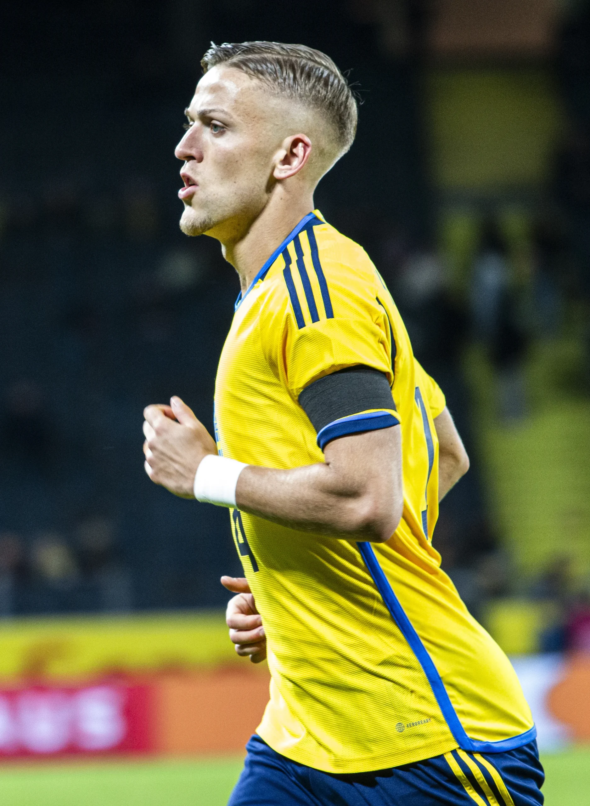 Jesper Karlsson İsveç Milli Takımı formasıyla maçta
