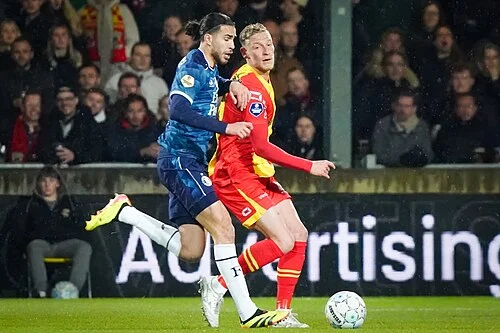 Ramiz Zerrouki, Feyenoord formasıyla rakip oyuncuyla mücadelede