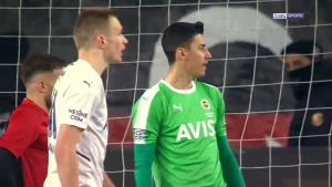 Berke Özer Toulouse’ta Duvar Oldu: 9 Kurtarış, 3.41 xGA, 0 Gol — Ancelotti’nin Lille’ini Ayakta Tutan Türk Kaleci