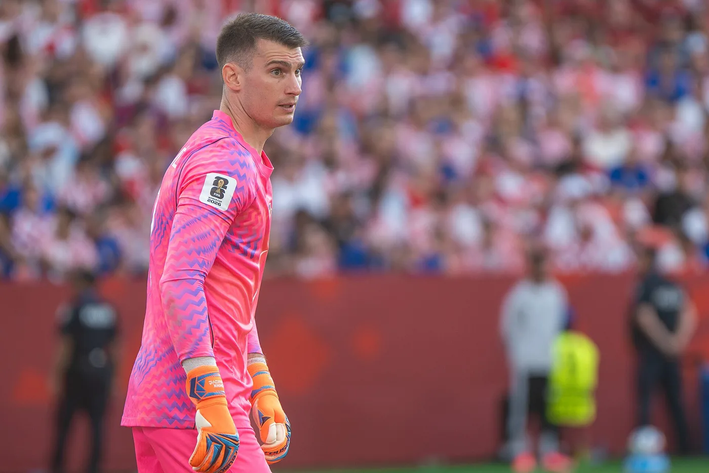Dominik Livaković Scout Raporu: Barcelona’nın Deneyimli Kalecisi