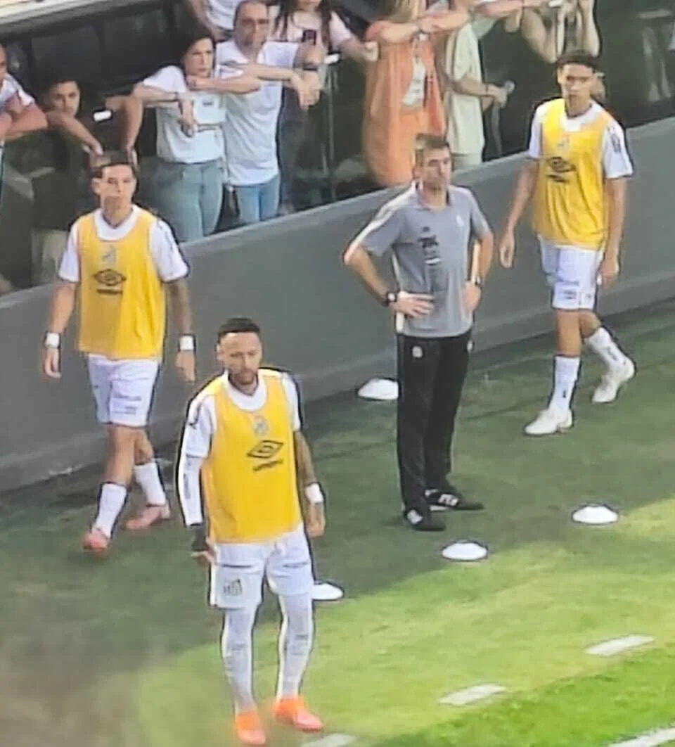 Gabriel Bontempo, Santos formasıyla Vila Belmiro Stadı'nda Fortaleza karşısında sahada
