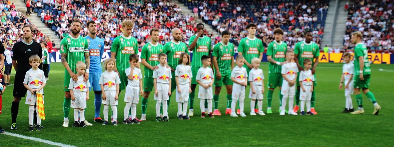 Rapid Wien takım fotoğrafı, Sattlberger de kadroda