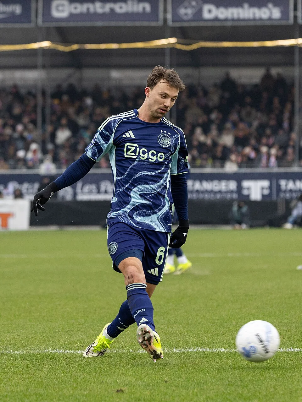 Ajax formasıyla Youri Regeer