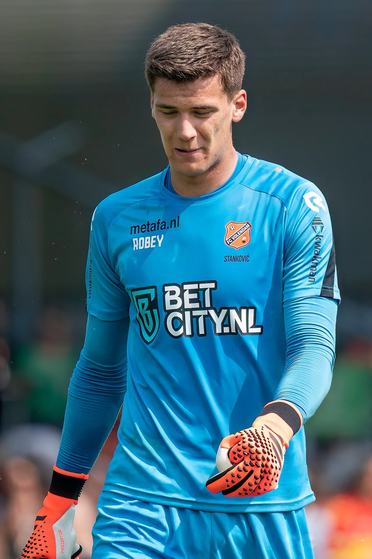 Filip Stanković, FC Volendam forması ile elinde topla sahada