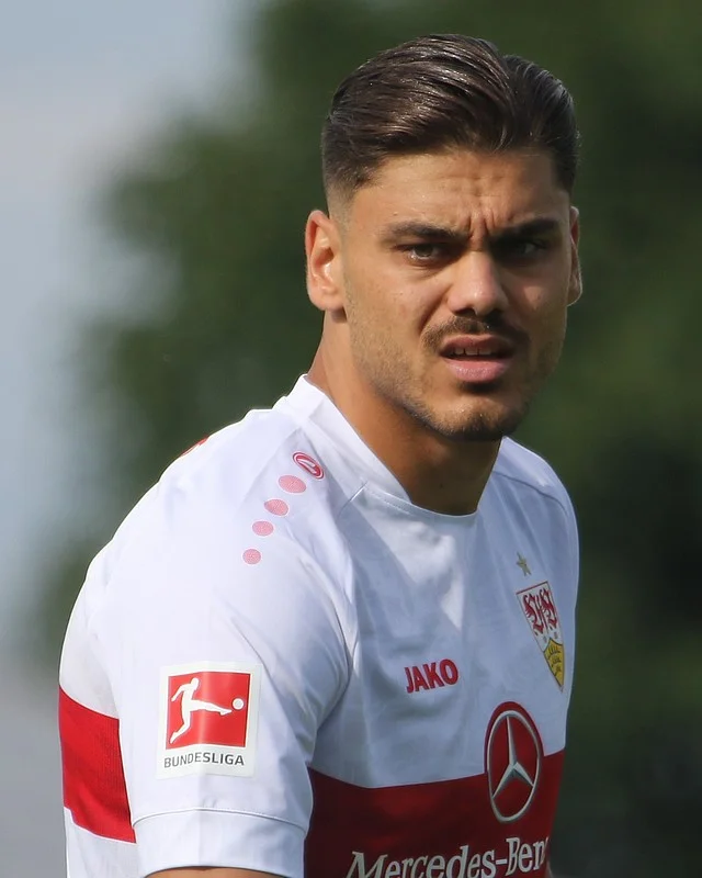 Konstantinos Mavropanos, VfB Stuttgart formasıyla yakın plan