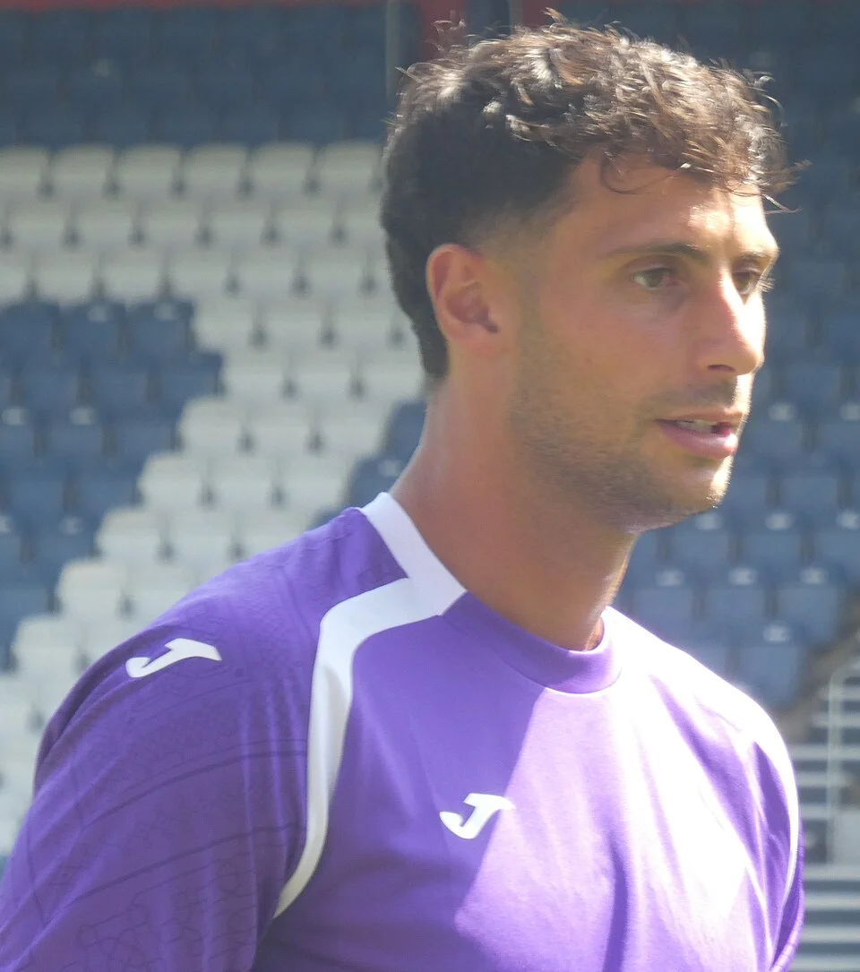 Rolando Mandragora sahada, Beşiktaş'ın adını kış transfer listesine yazdığı orta saha oyuncusu