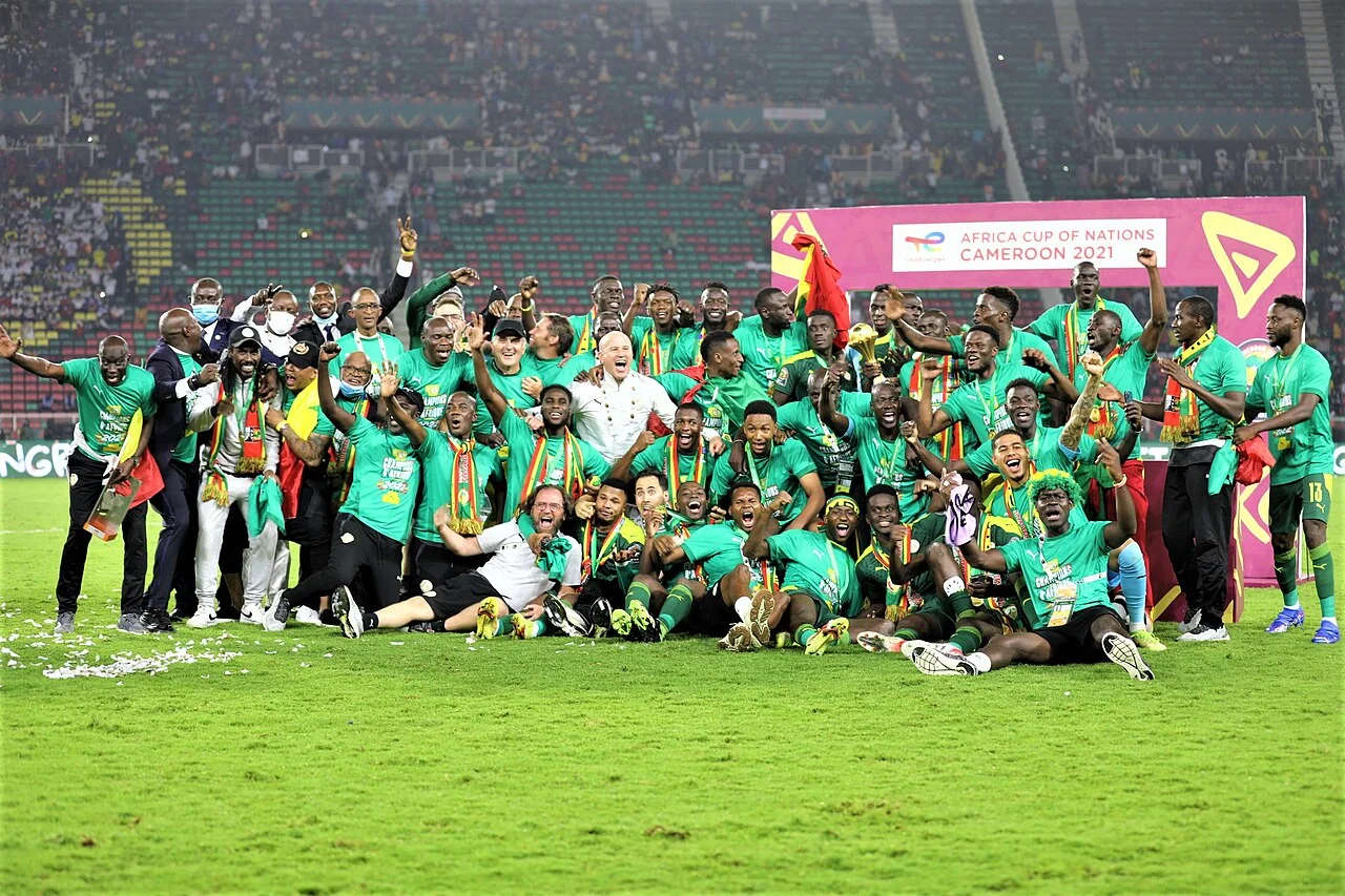 Senegal 2021 Afrika Uluslar Kupası finali sonrası kadro fotoğrafı