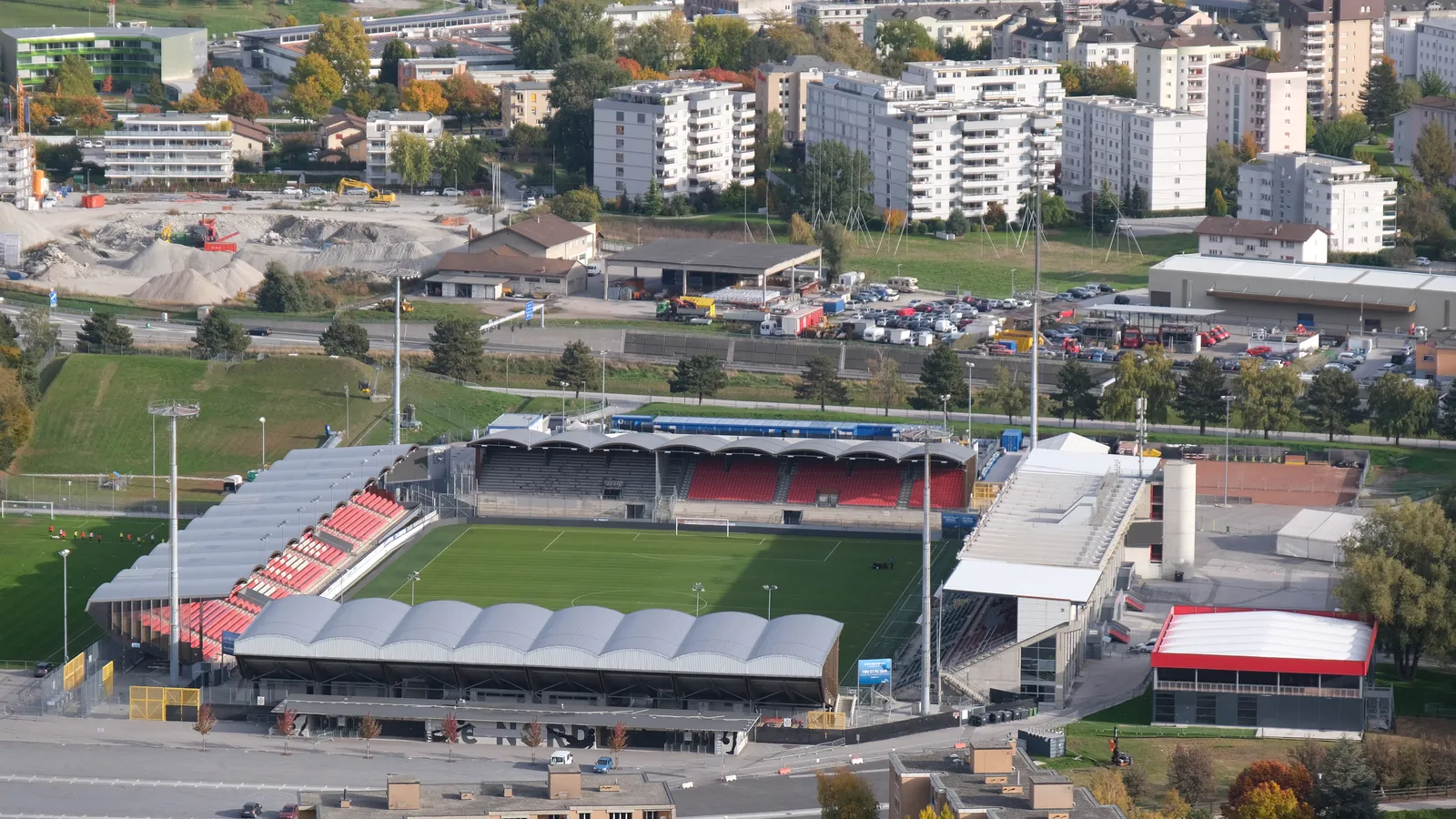 FC Sion'un sahası Stade de Tourbillon; Boteli bu sezon ligde 10 maçın 8'inde burada ve deplasmanda ilk 11'de başladı